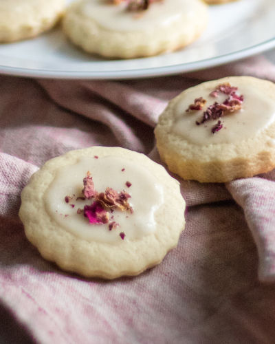 Rose sugar cookies 