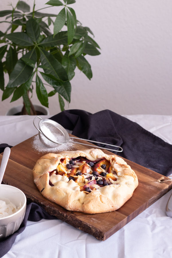 peach and bluberries galette-8