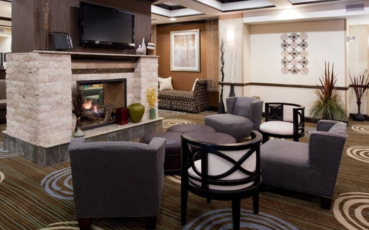Holiday Inn Express & Suites - Richfield | Photo Gallery | 9 - Take a break and relax in the lobby. 