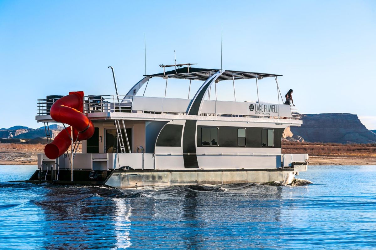 Lake Powell Resorts & Marina Houseboat Rentals | Photo Gallery | 1 - The 50ft Nomad boat accommodates up to 10 people. 