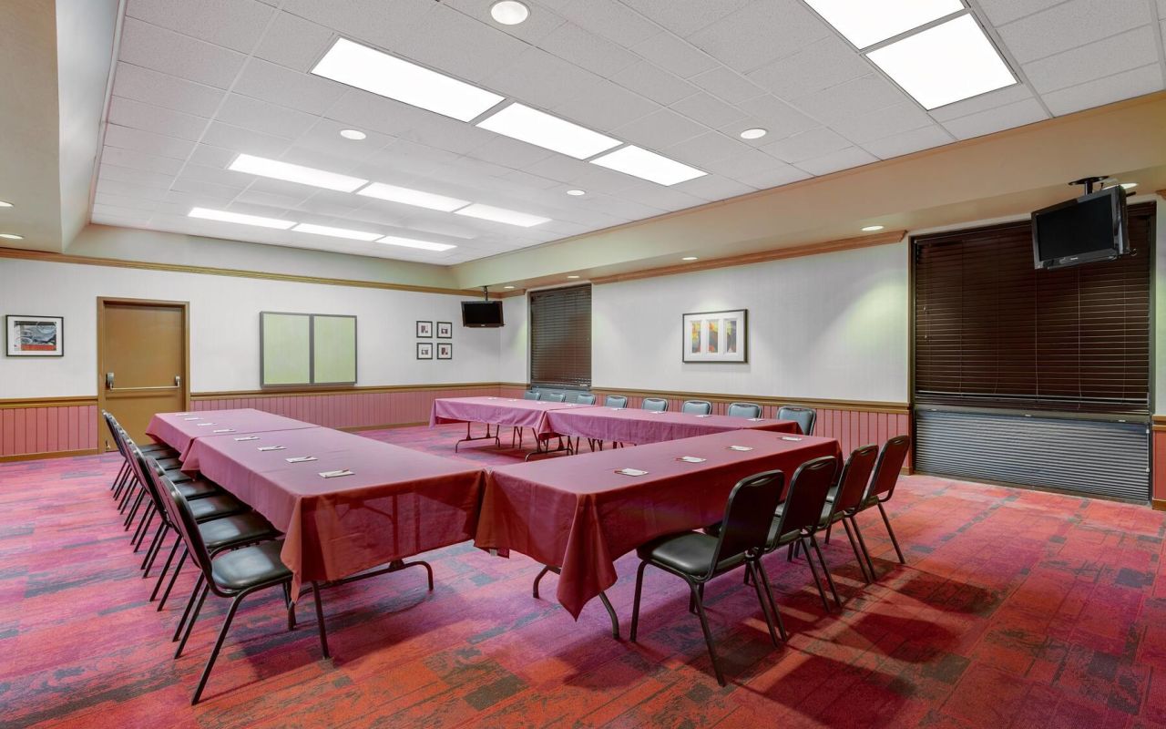 Ramada Provo Town Center | Photo Gallery | 8 - Featuring 1,575 square feet of event space, this hotel offers two meeting rooms that accommodates up to 120 conference guests or 80 banquet guests.