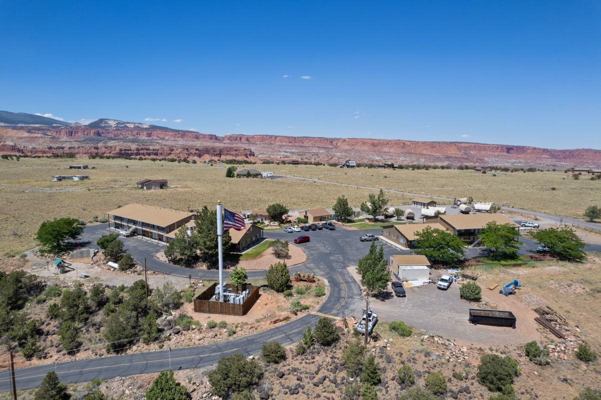 Overview - Welcome to The Broken Spur Inn - just 5 minutes from Capitol Reef National Park. 