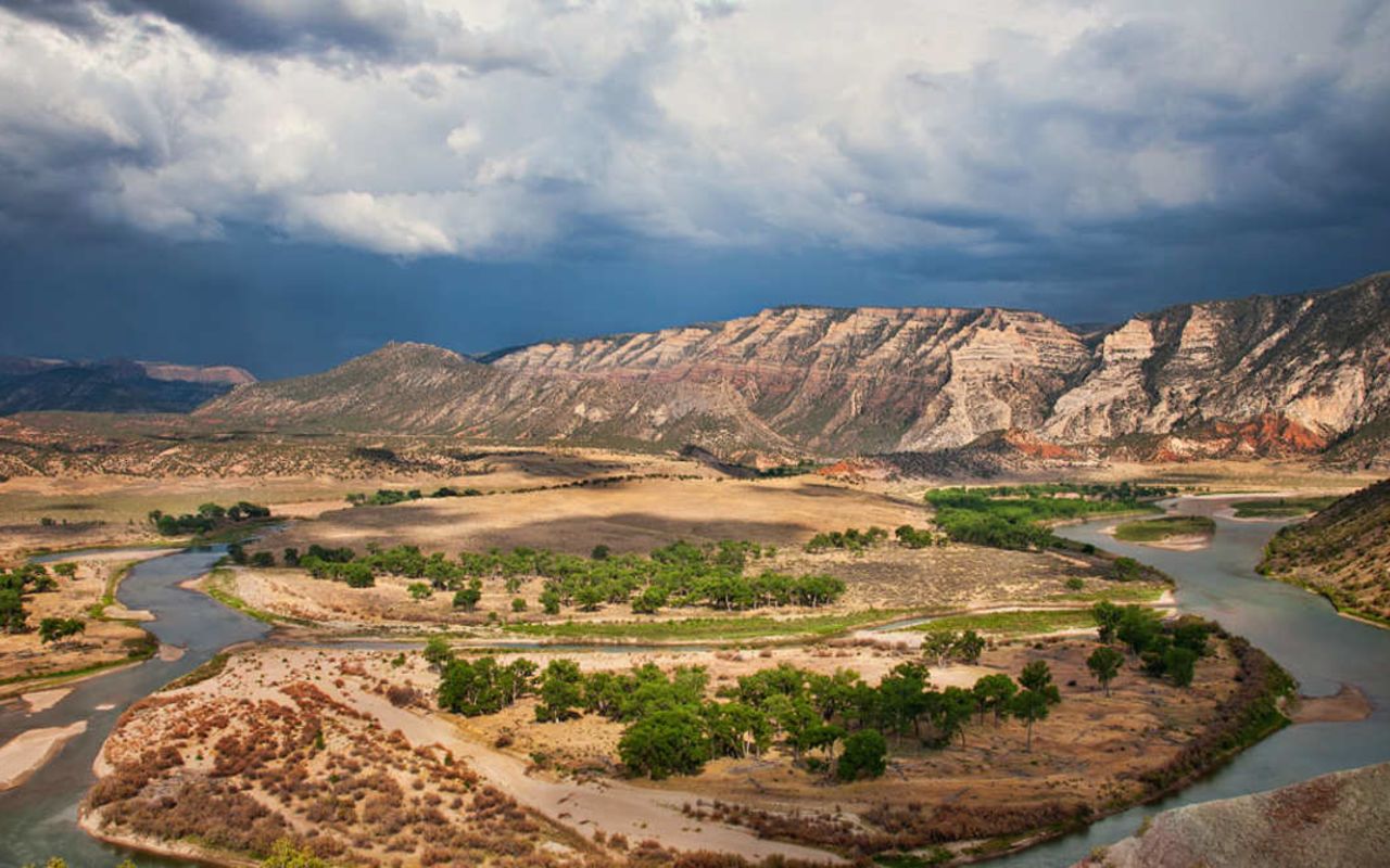 Vernal - Dinosaurland | Photo Gallery | 12 - River and landscape in Vernal Utah