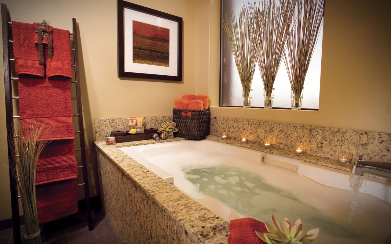 Red Mountain Resort | Photo Gallery | 3 - Treat yourself to an invigorating bath. 