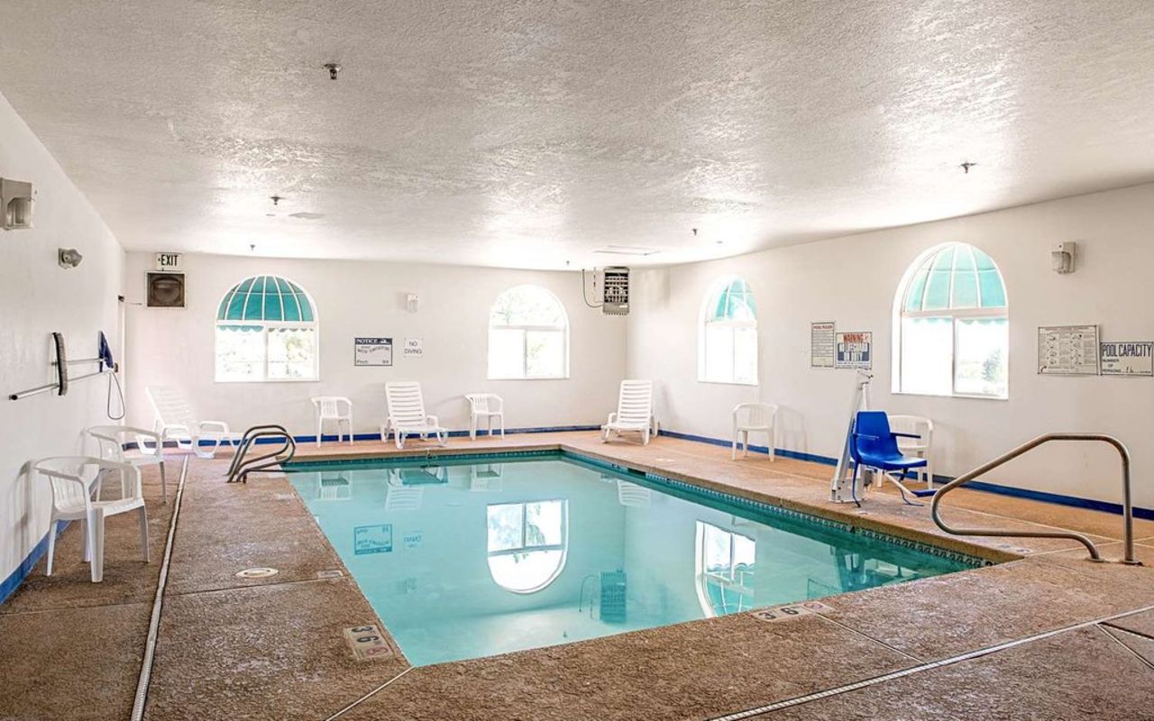 Rodeway Inn Monticello | Photo Gallery | 1 - Enjoy the indoor pool