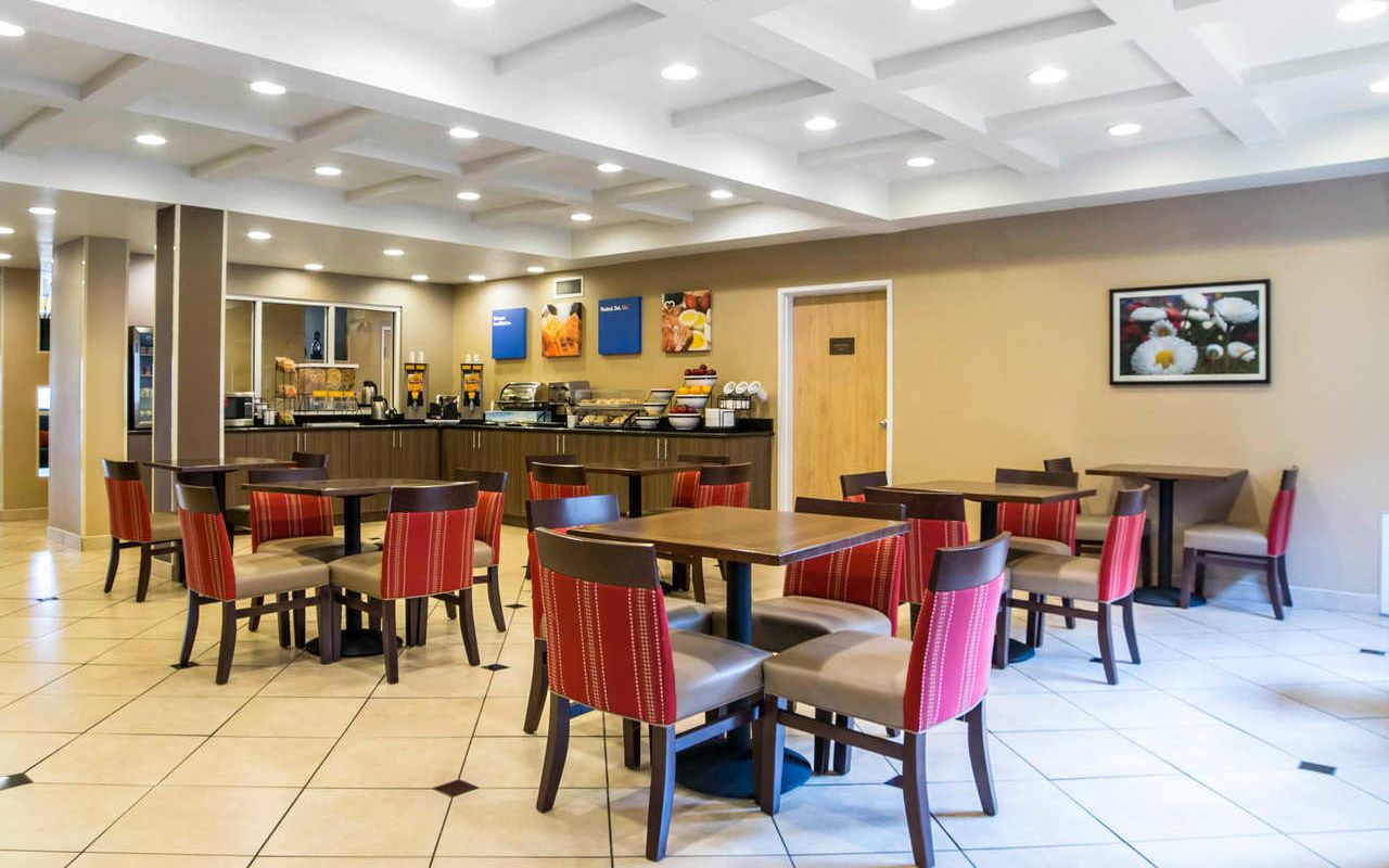 Comfort Inn & Suites - Orem | Photo Gallery | 17 - A complimentary hearty and healthy breakfast awaits. 