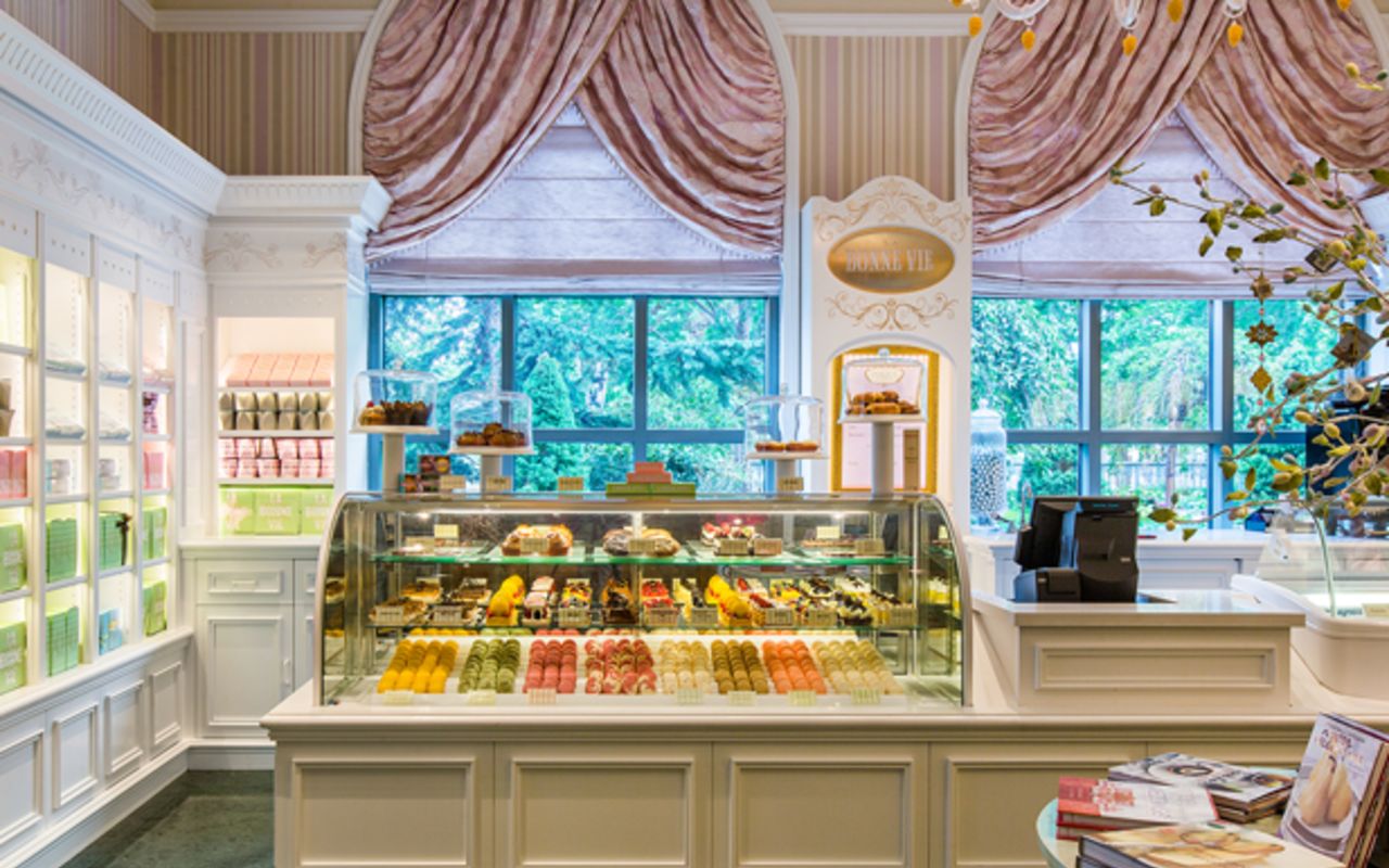 Grand America Hotel | Photo Gallery | 8 - La Bonne Vie Pastel macarons in endless tints and tastes. Golden croissants and genuine gelato. La Bonne Vie shamelessly spoils our guests with housemade treats.