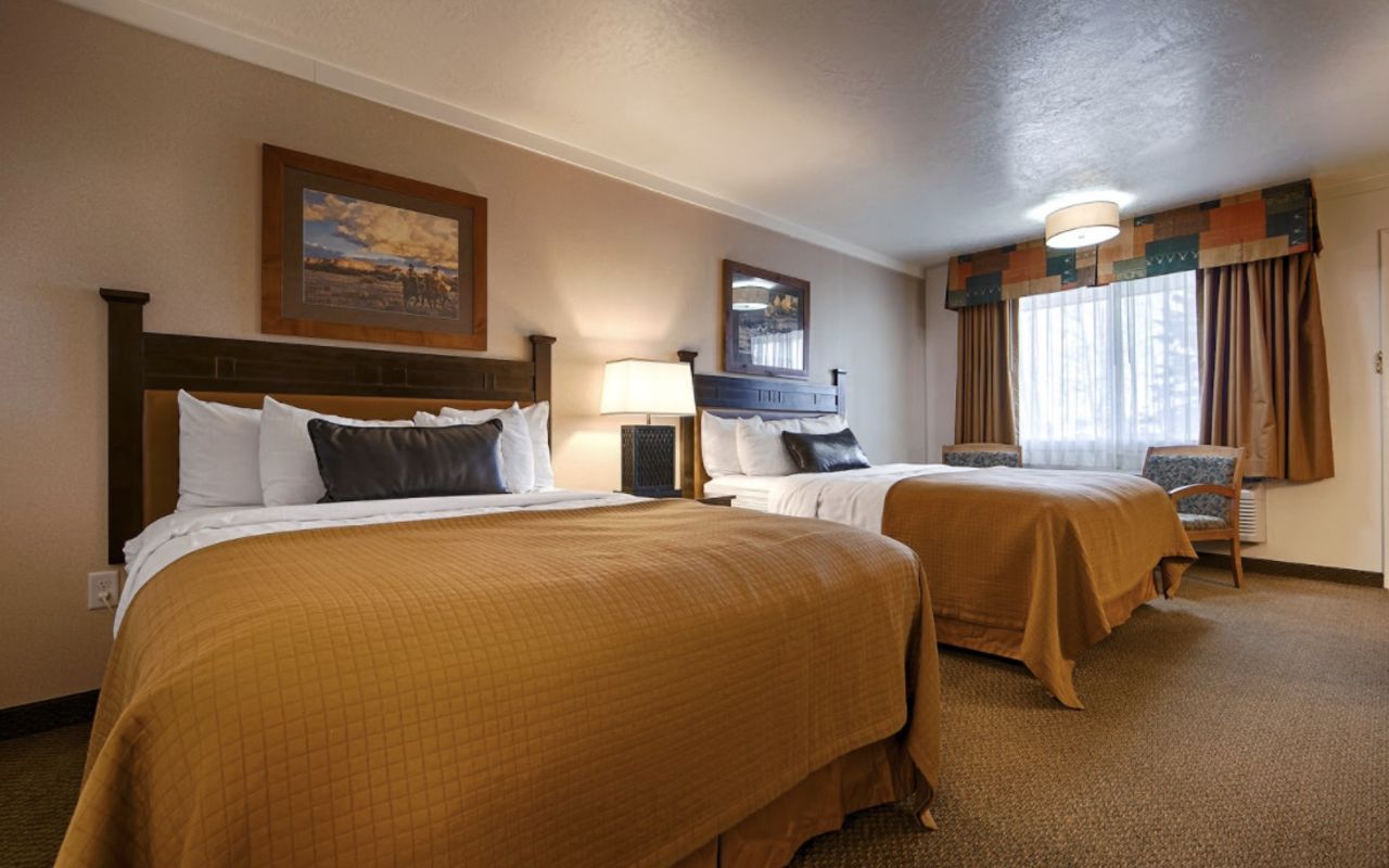 Best Western Plus Ruby's Inn | Photo Gallery | 6 - Double Queen Room Our double queen beds are perfect for your entire family! Pet friendly, iron, ironing board, hairdryer, coffee/tea maker with complimentary coffee, wireless internet, data ports and voice mail.