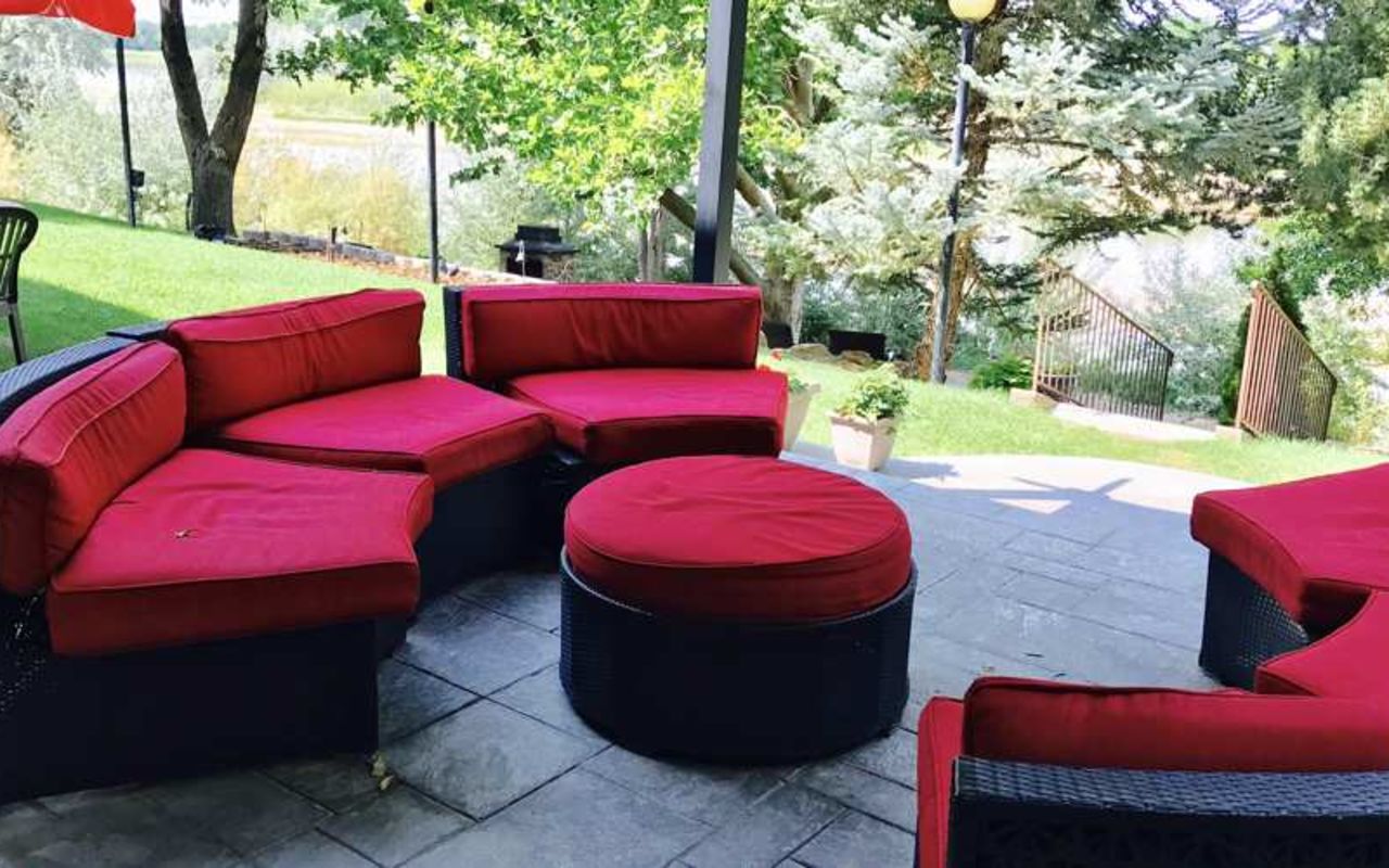 River Terrace Green River | Photo Gallery | 2 - Plenty of outdoor seating
