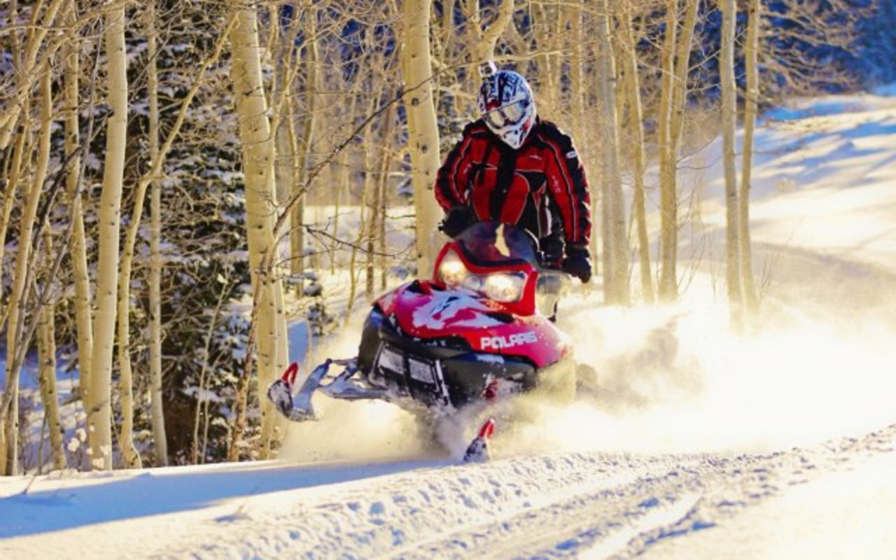 Backcountry Snowmobiling | Photo Gallery | 0 - Backcountry Snowmobile Tours View the beautiful backcountry mountains while experiencing the best snowmobiling Park City, Utah has to offer.
