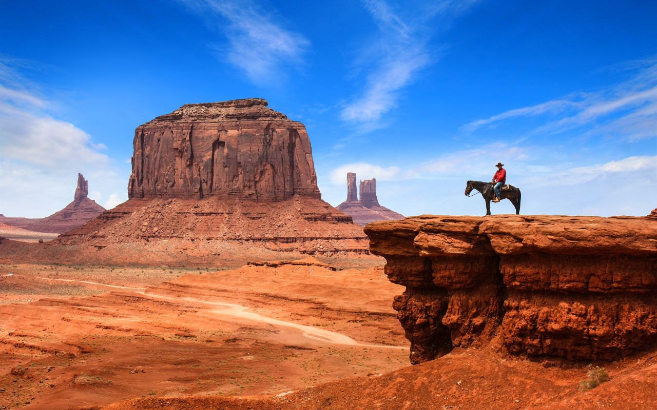 Monument Valley | Photo Gallery | 5 - Desert landscape photo of Monument Valley with horseback rider