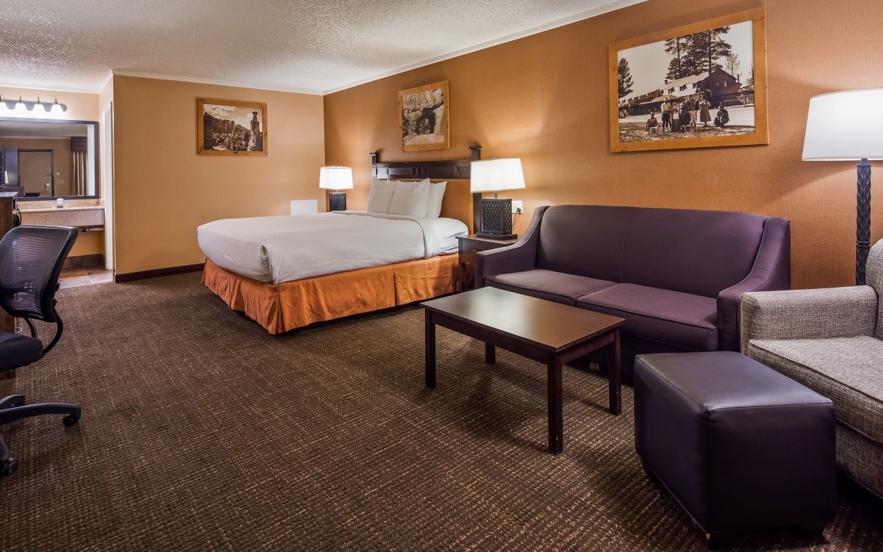 Best Western Plus Ruby's Inn | Photo Gallery | 11 - Sit back and relax. 