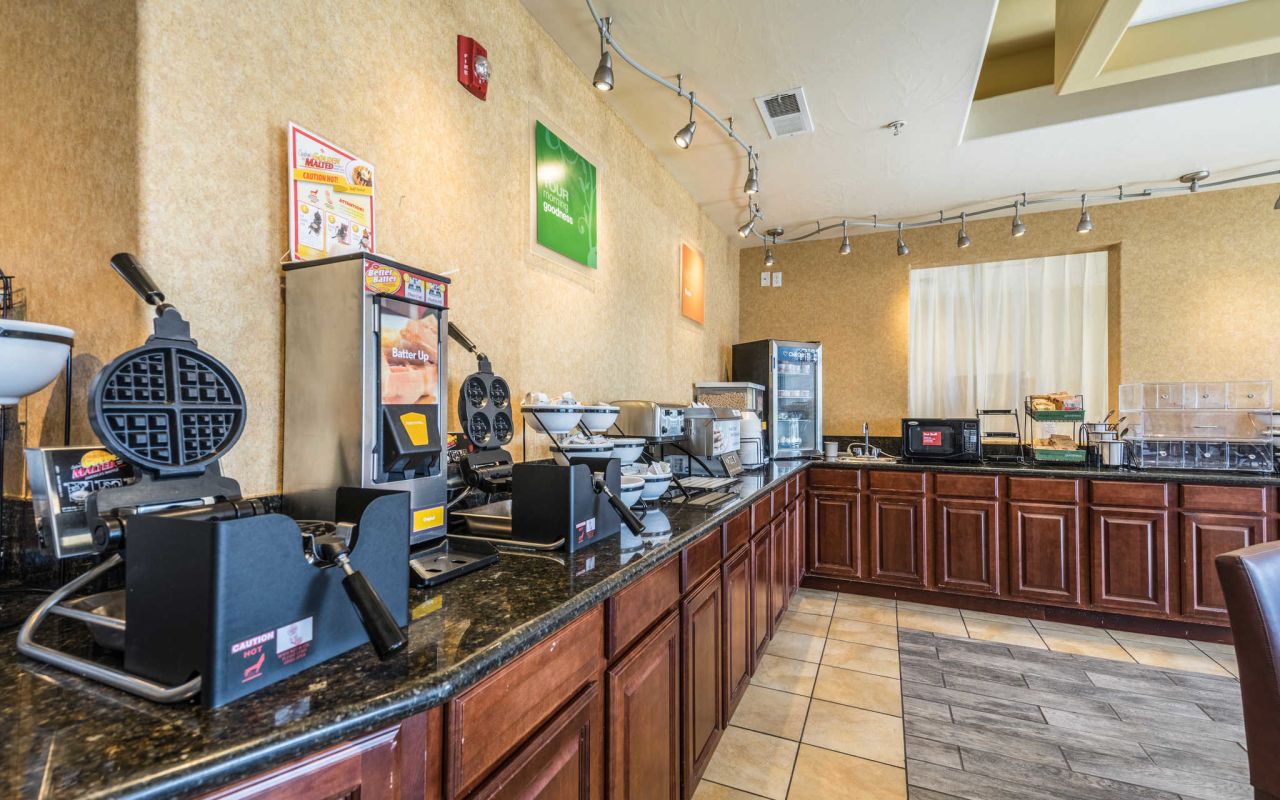 Comfort Inn & Suites Cedar City | Photo Gallery | 5 - Enjoy free hot breakfast each day of your stay. 