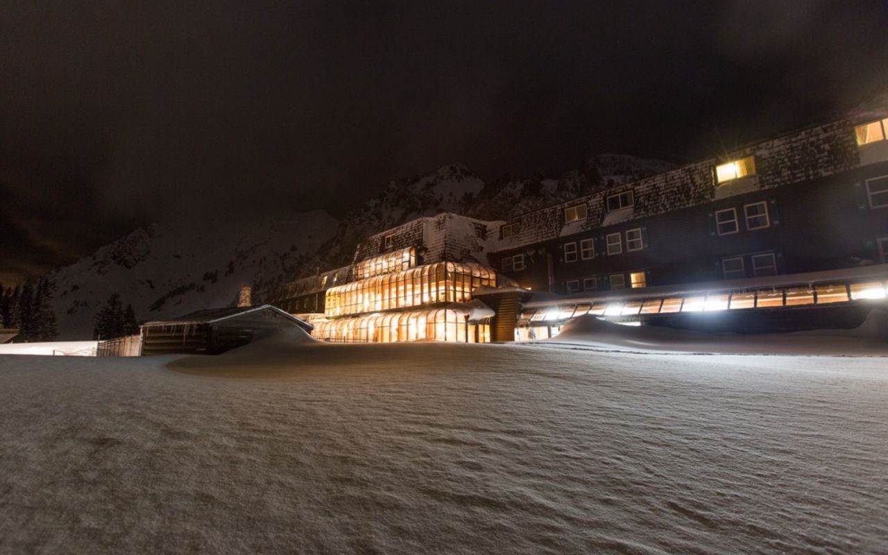 Alta Peruvian Lodge | Photo Gallery | 4 - Have a relaxing evening after a day of skiing. 