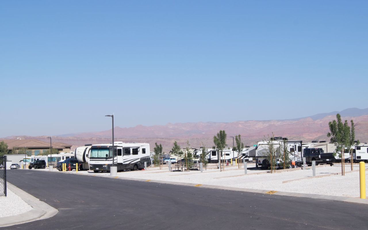 Sand Hollow RV Resort | Photo Gallery | 0 - Middle view of the resort. 