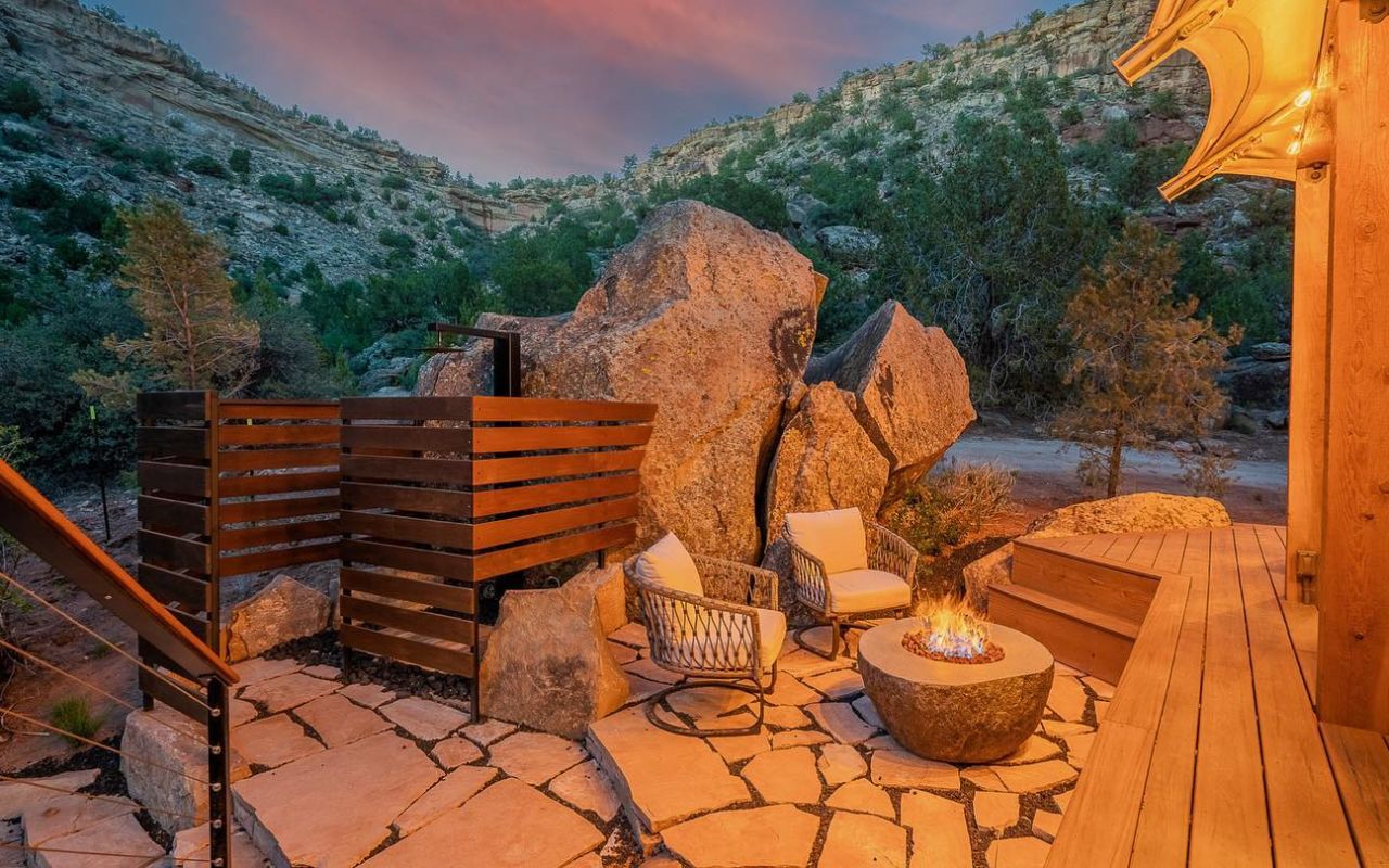 Open Sky Zion | Photo Gallery | 6 - Private outdoor and indoor showers are available for your use.  
