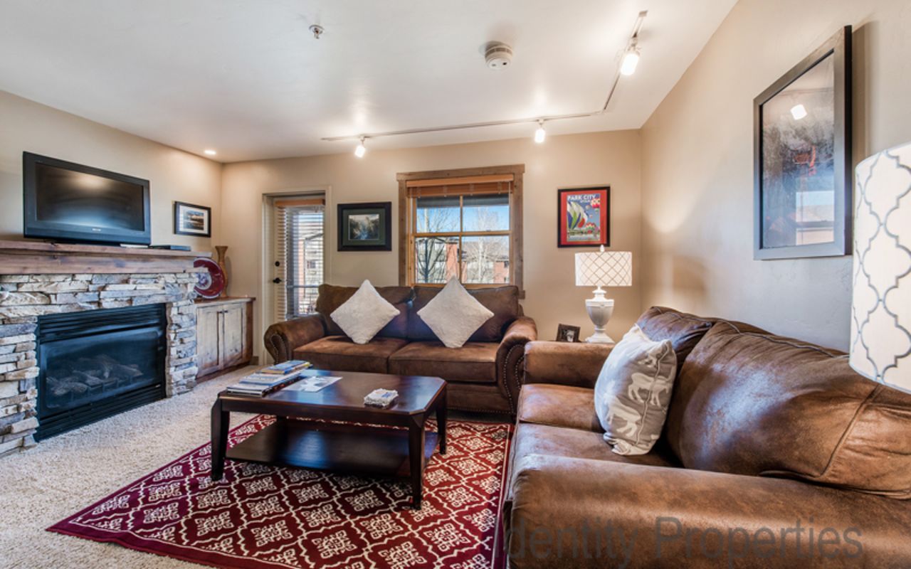 Identity Properties - Park City Vacation Rentals | Photo Gallery | 12 - Luxury accommodations in an intimate, cozy setting