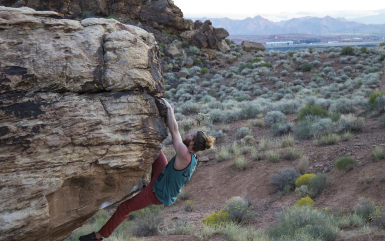 St. George (Greater Zion) | Photo Gallery | 7 - Man bouldering near Sand Hollow State Park