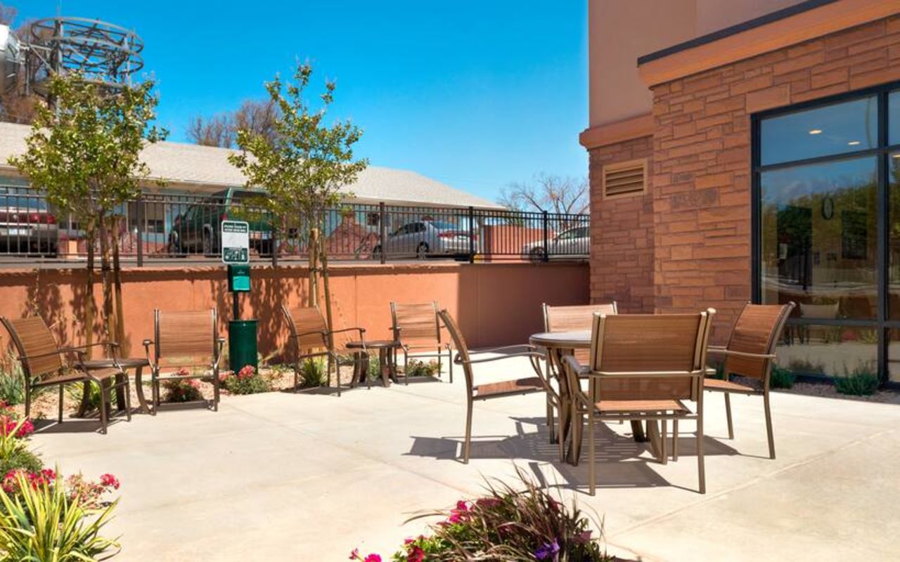 Hampton Inn Kanab | Photo Gallery | 2 - Enjoy the sunshine on the patio outside. 