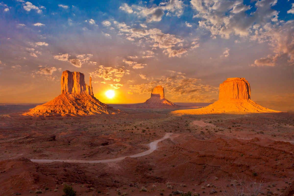 Monument Valley | Photo Gallery | 0 - Monument Valley Sunset