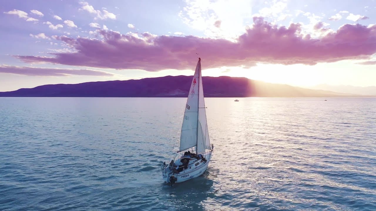 Utah Lake State Park | Photo Gallery | 0 - Sailing on Utah Lake