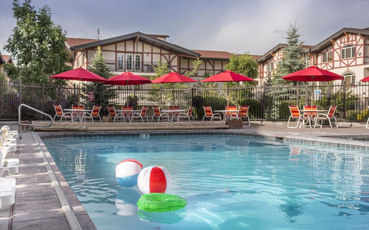 Zermatt Resort & Spa | Photo Gallery | 0 - Enjoy the outdoor pool. 