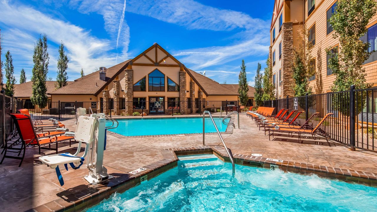 Bryce Canyon Grand Hotel | Photo Gallery | 0 - Welcome! Enjoy a dip in the outdoor heated pool!