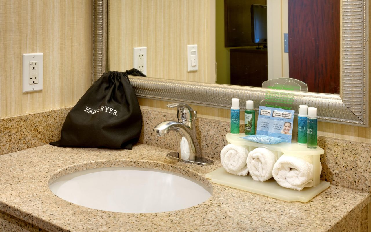 Holiday Inn Express & Suites - American Fork | Photo Gallery | 3 - You'll find small toiletries in the bathroom. 