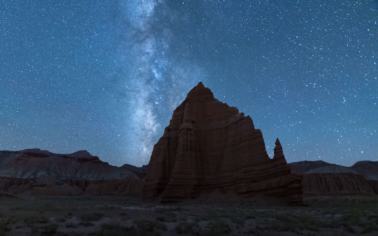 Capitol Reef Photography Tours | Photo Gallery | 0 - Experience stunning views of the night sky on an astro photography tour. 