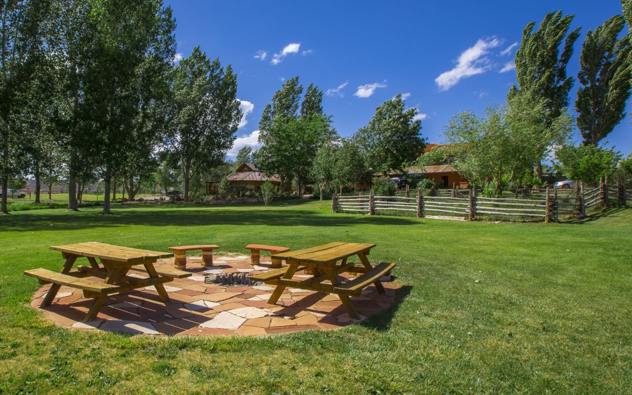 Boulder Mountain Lodge | Photo Gallery | 9 - Enjoy a picnic on the property!