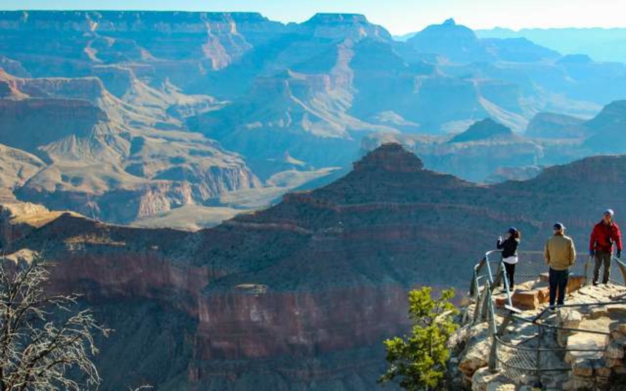 Grand Canyon Traveler - Grand Canyon Traveler:  Experience the Grand Canyon with a knowledgeable tour guide, comfortable transportation, 2 nights' accommodations, and 2 breakfasts.