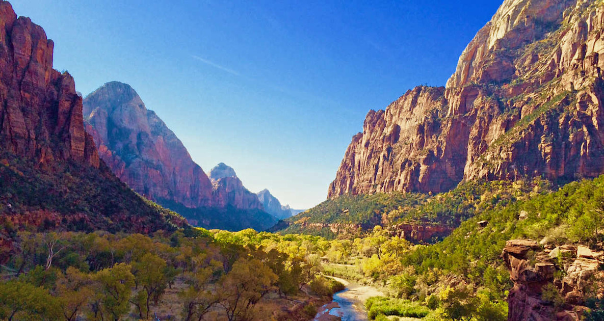 Hiking the Kayenta Trail in Zion National Park