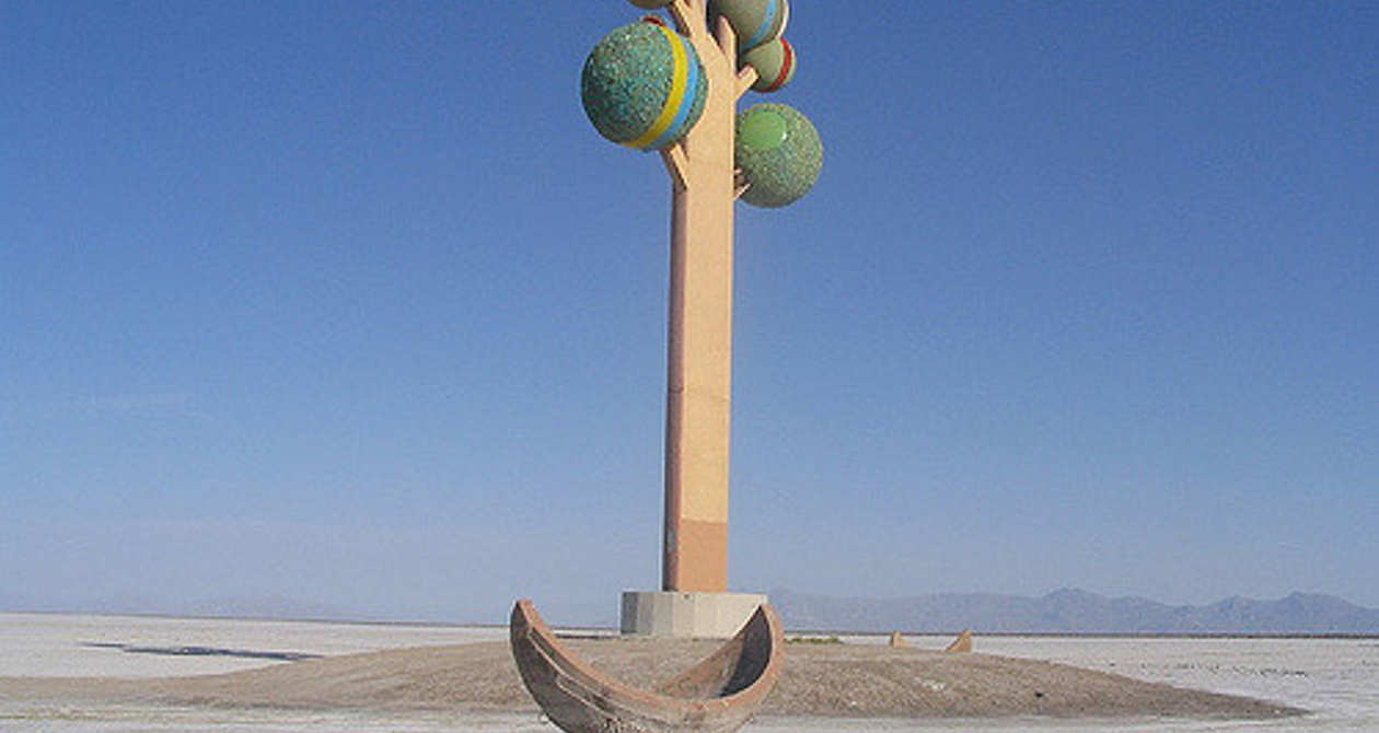 Wendover | Photo Gallery | 0 - Tree of Utah Statue at Utah Salt Flats