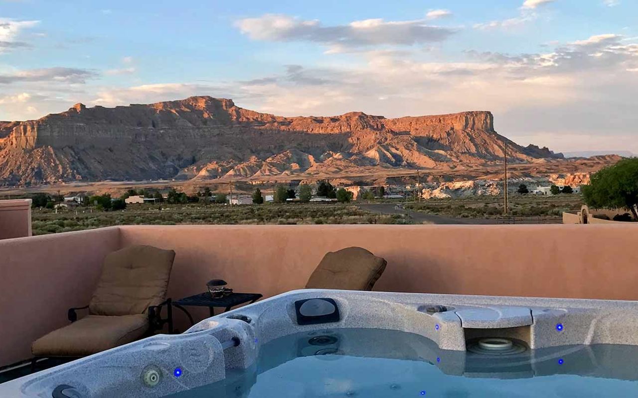 Dreamkatchers Lake Powell Bed & Breakfast | Photo Gallery | 1 - The second floor spa is the perfect place to take in the panoramic views. 