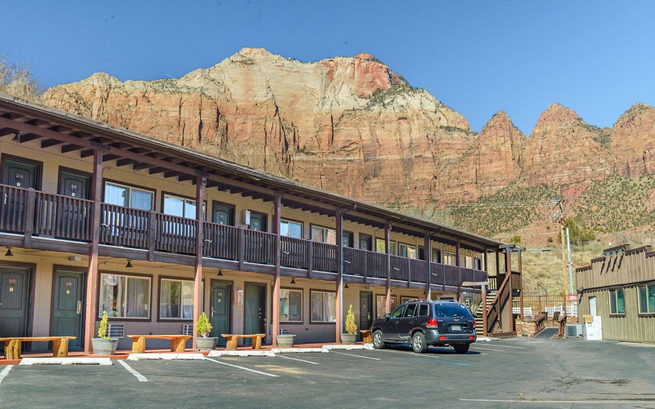 Historic Pioneer Lodge | Photo Gallery | 1 - Zion's stunning beauty provides a backdrop for the hotel. 