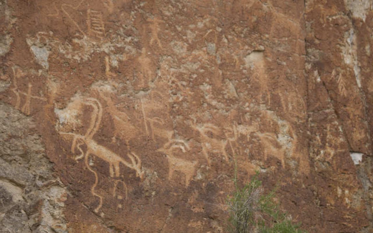 Museums | Photo Gallery | 2 - Freemont Indian State Park 
This state park is a testament to the ingenuity and art of the ancient Fremont people who lived and worked here and left their mark in the form of petroglyphs. Step back in time in the museum to learn about how they lived and then walk up the nearby trails to see the rock art, then camp at Castle Rock Campground.