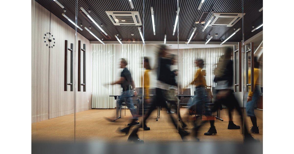 How to Reduce Job Insecurity in the Workplace - Bennie