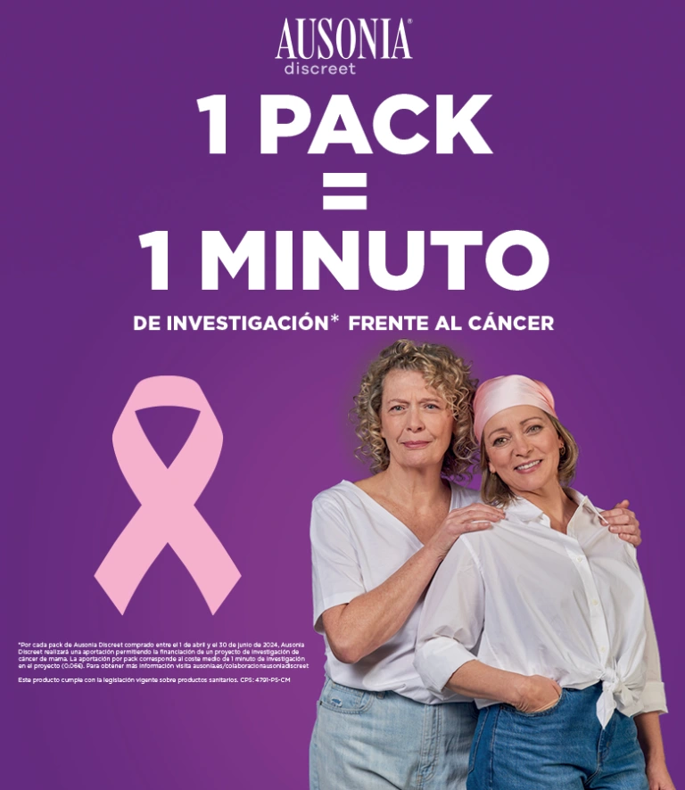 Dos señoras con pañuelo rosa para la campaña Ausonia Discreta de la AECC