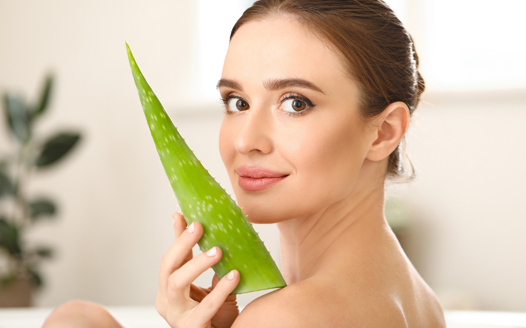 Aloe Vera sur le visage : bienfaits & conseils - Aroma-Zone