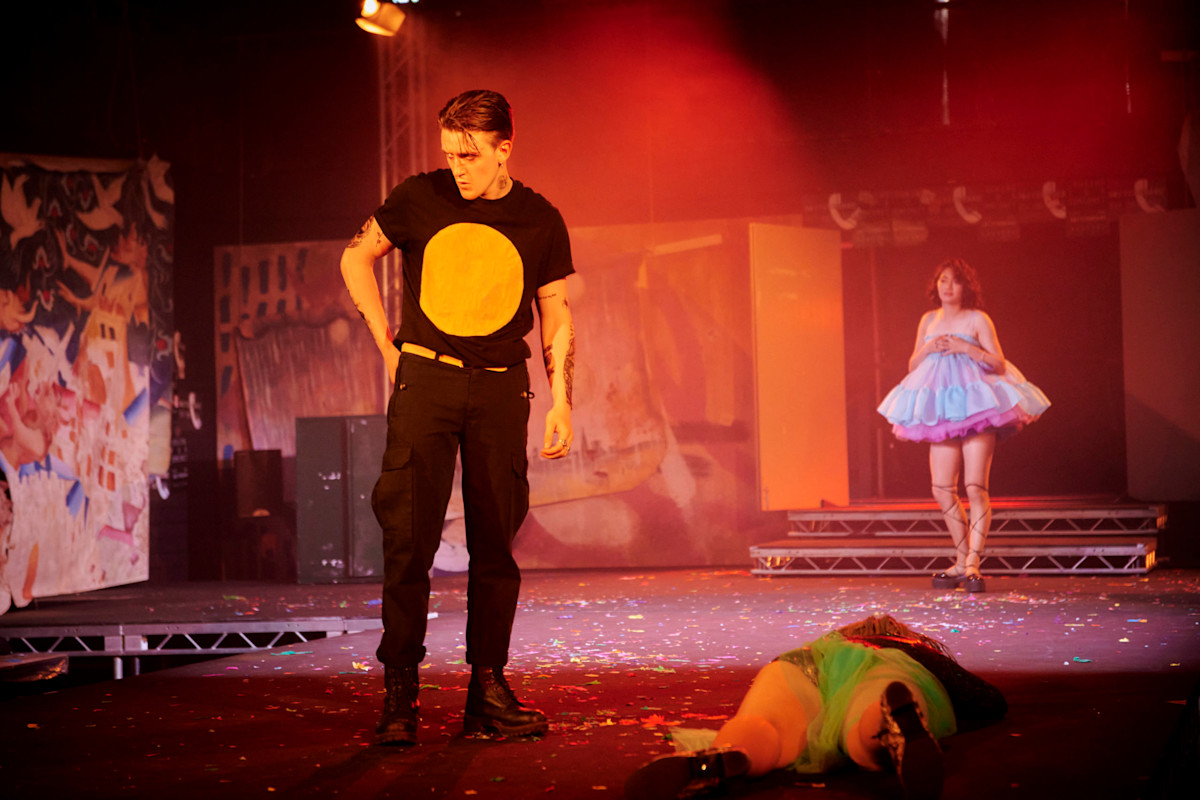 Absolute Scenes (photo by Mark Dawson)