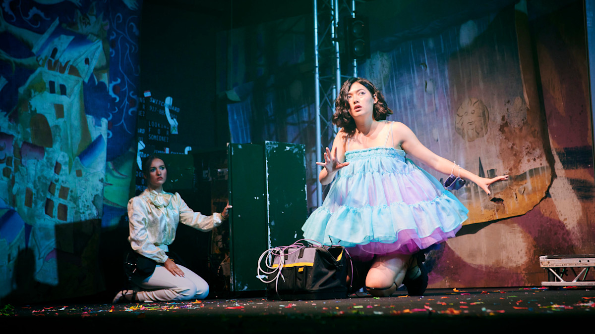 Absolute Scenes (photo by Mark Dawson)