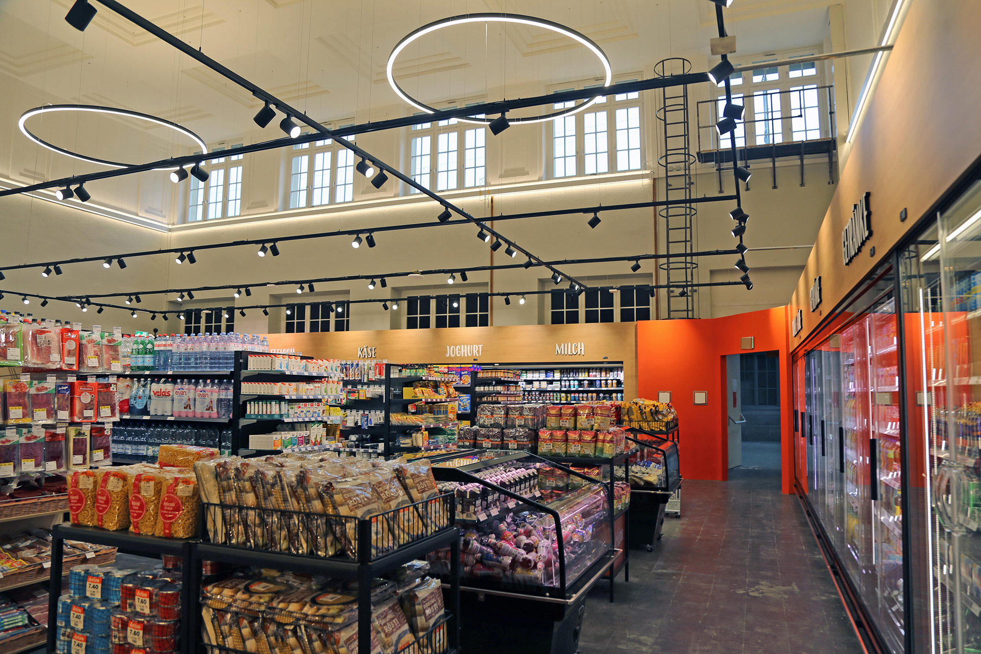 Badischer-Bahnhof-innen