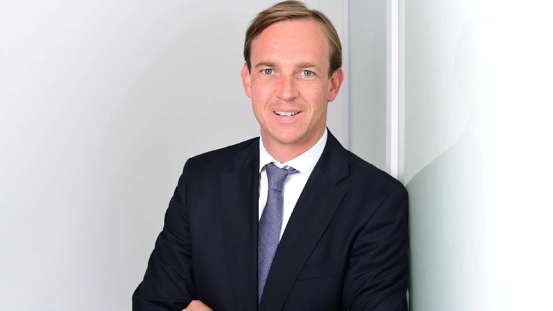 Ein Portrait von Florian Decker