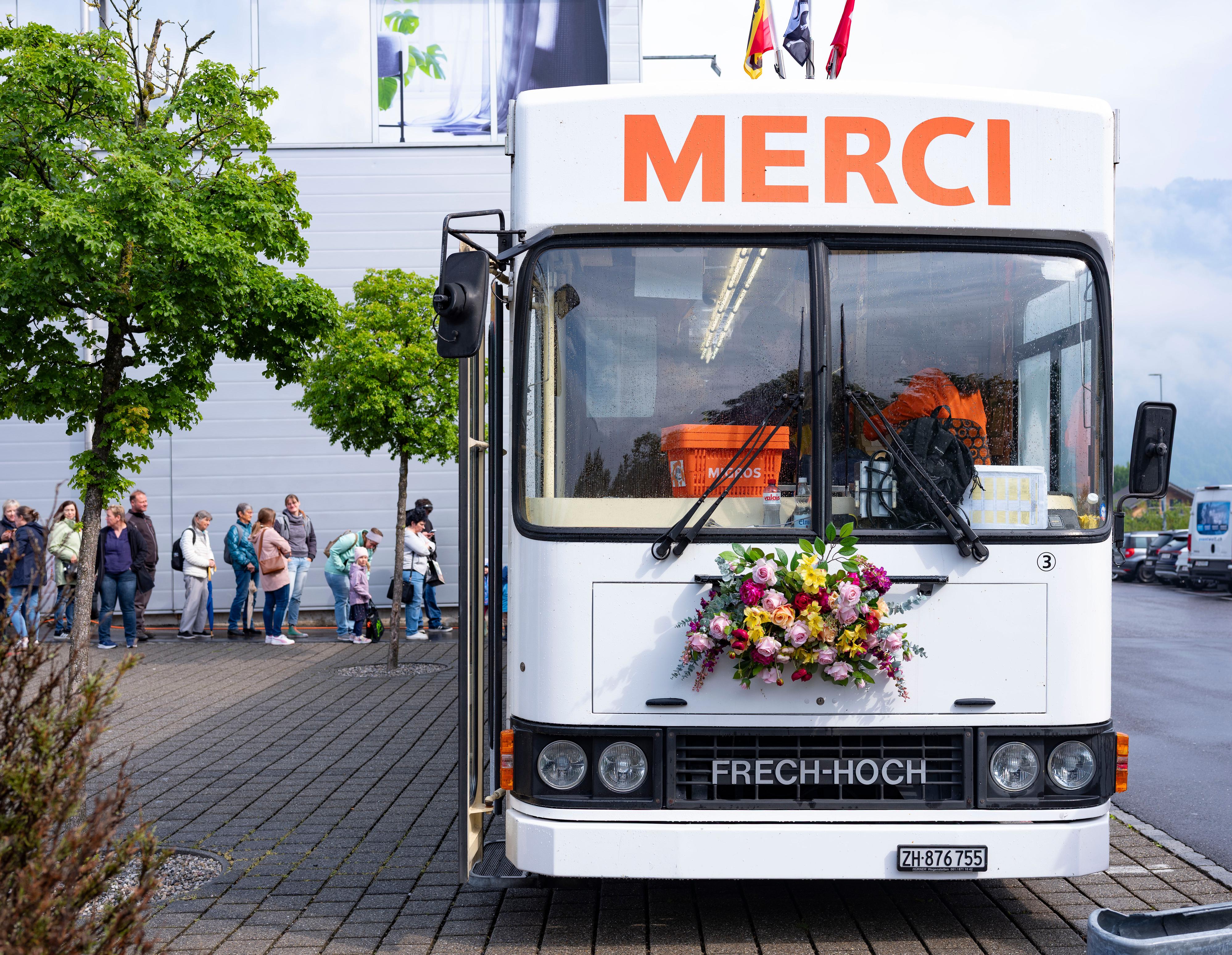 migros_merci_bus_on_tour_wilderswil_05_25dscf9394