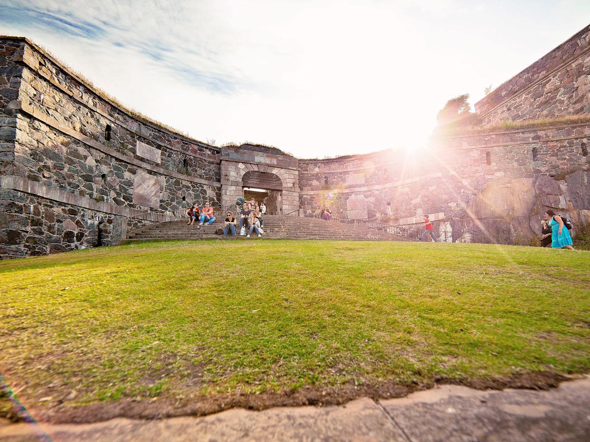 Suomenlinna on Suomen suosituimpia nähtävyyksiä