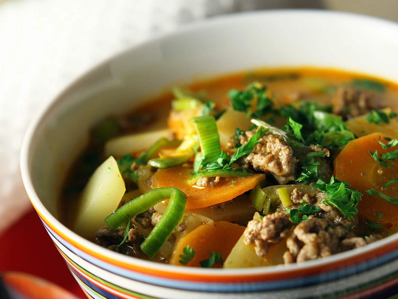 Arjen jauhelihakeitto