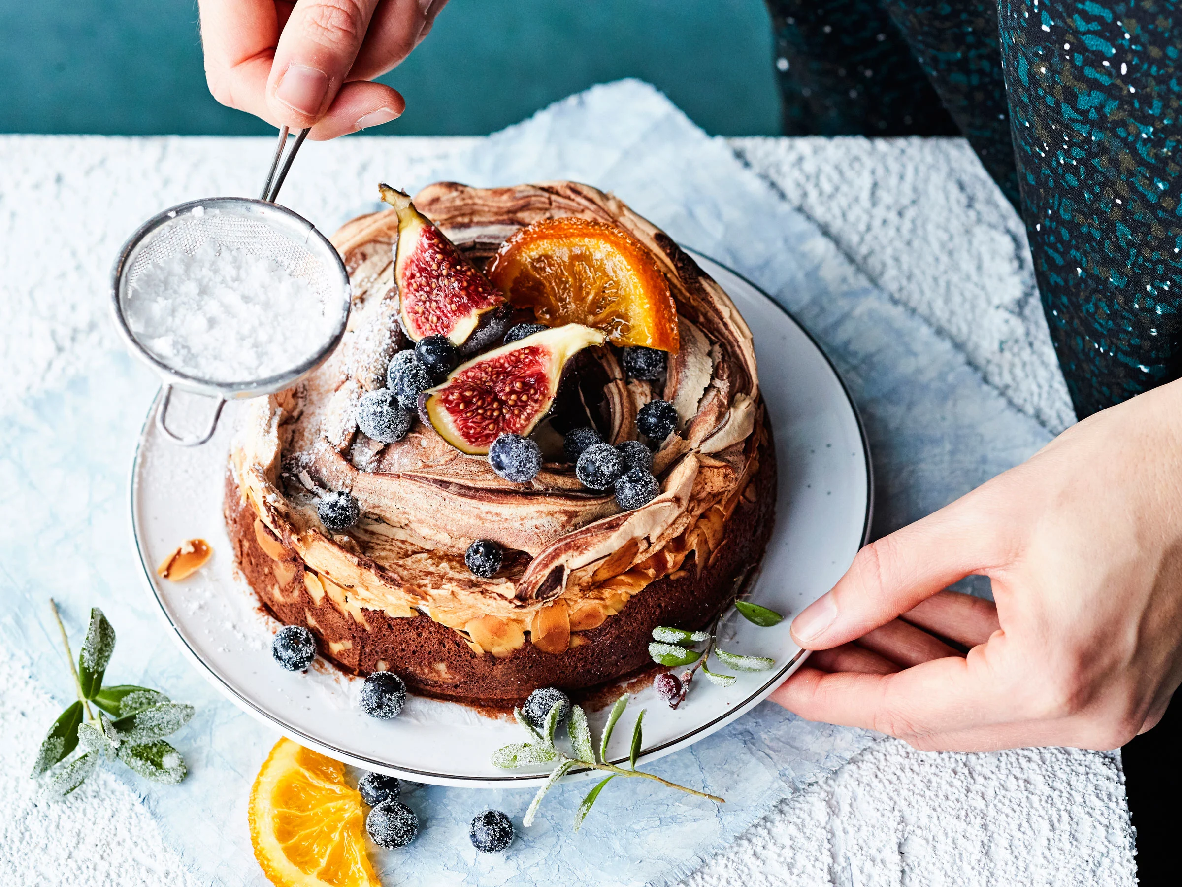 Marengilla kuorrutettu mutakakku