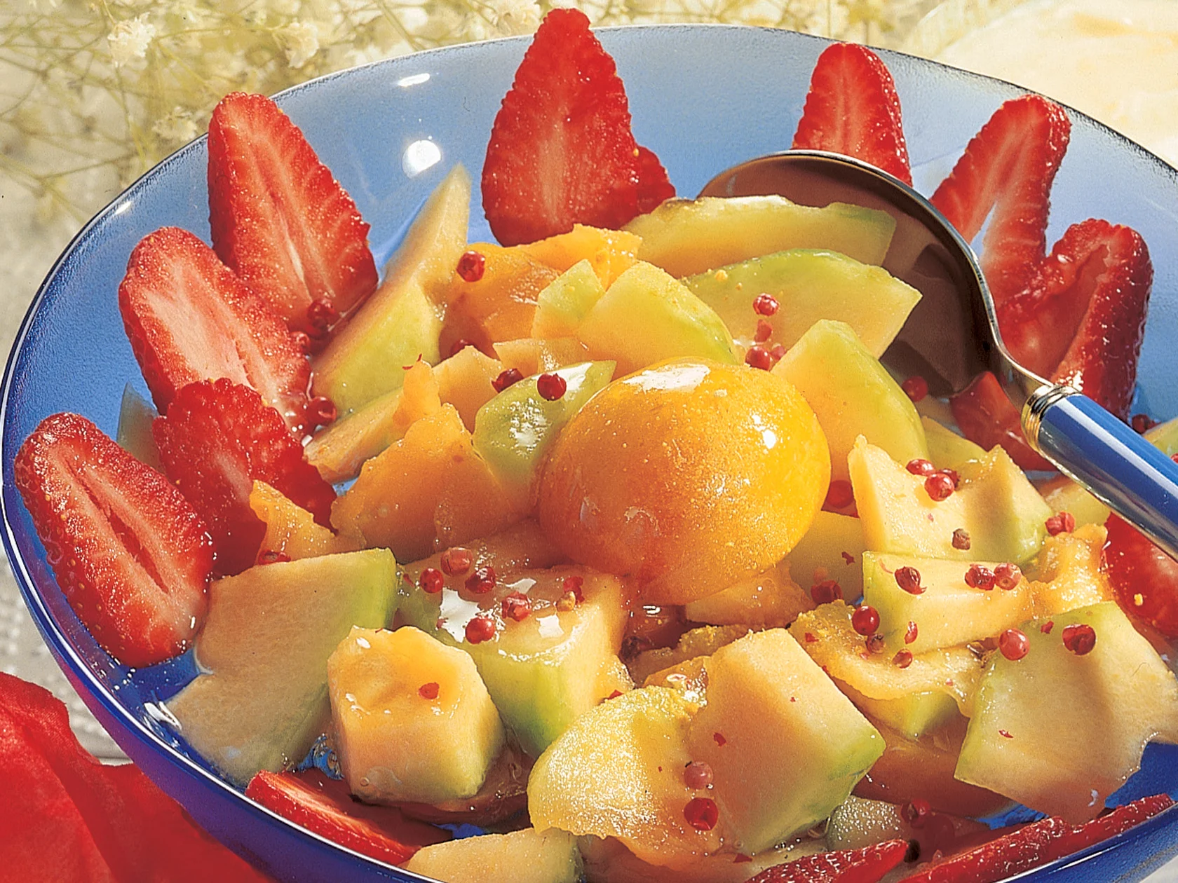 Hedelmämaan jälkiruokasalaatti