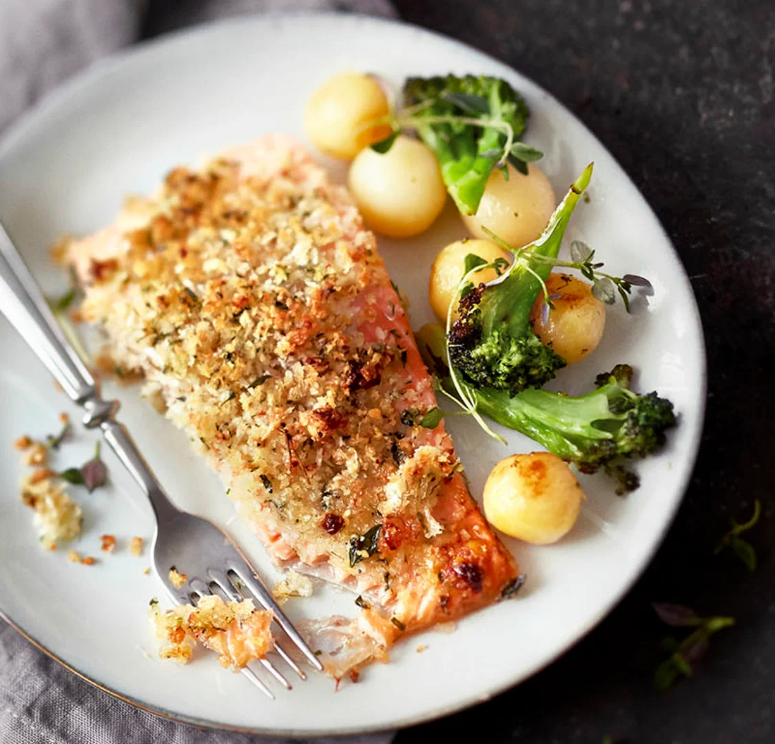 Parmesaanikuorrutettu kirjolohi