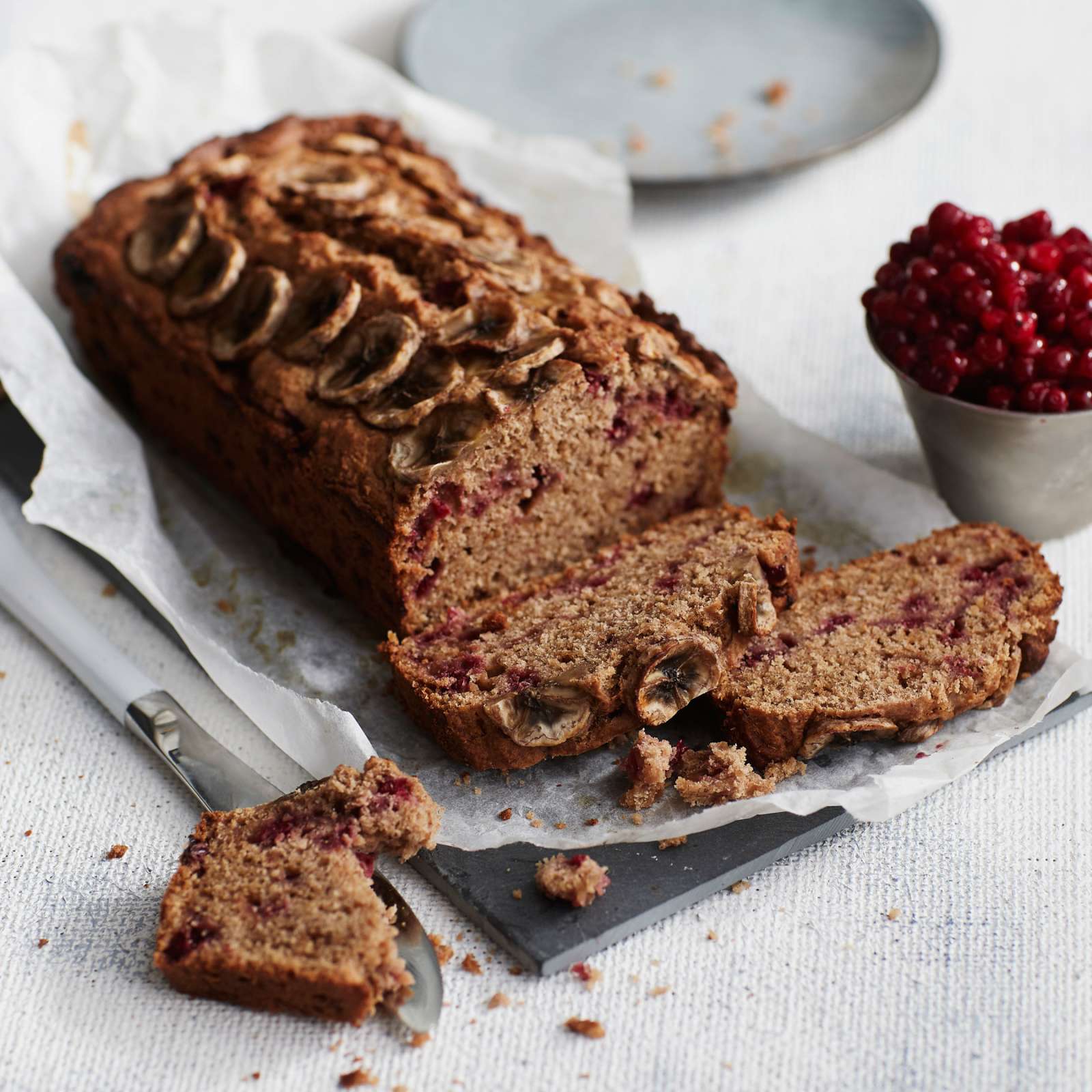 Puolukkainen banana bread